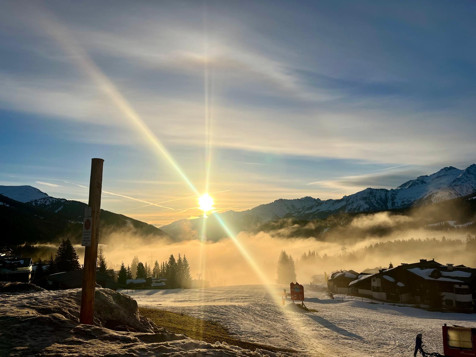 Konigsleiten-Zillertal-Arena-Banner-Wintersport-Oostenrijk-Apres-ski