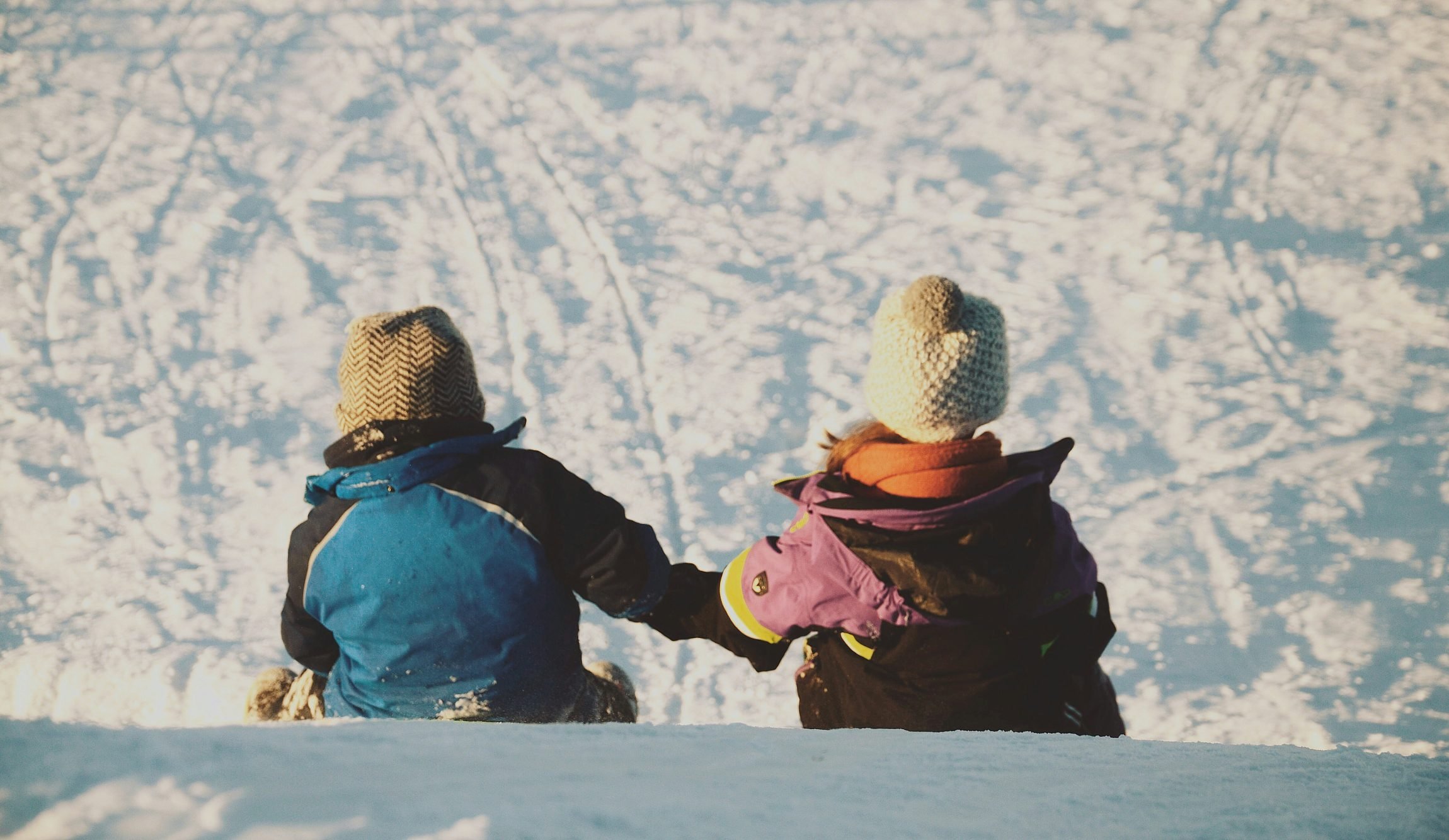 Zell-am-Ziller-Banner-michal-janek-Kids-Snow-Zillertal-unsplash
