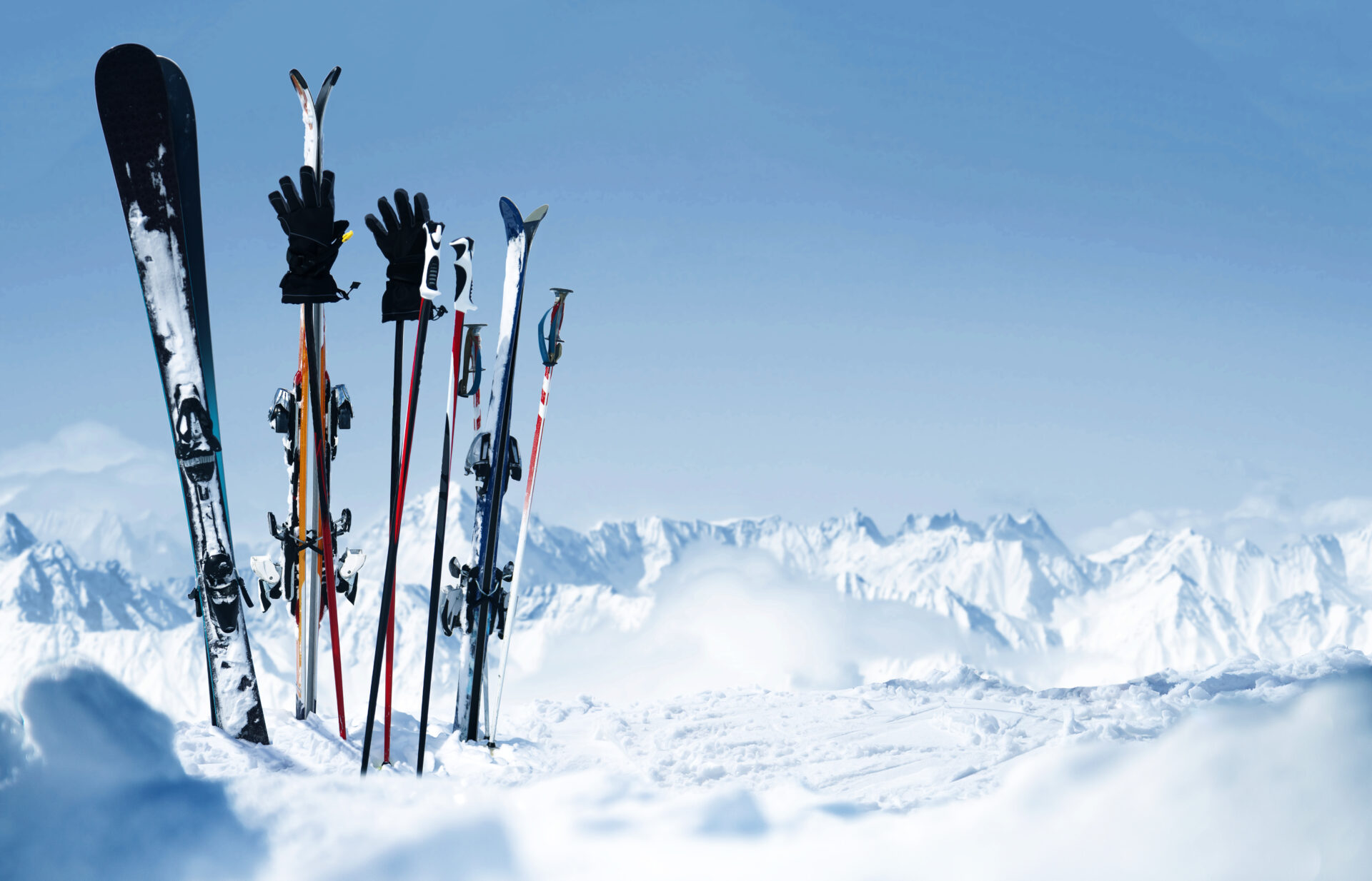 Skis,In,The,Snow