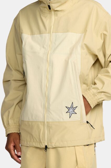 Een heerlijke retro en baggy skijas van Volcom