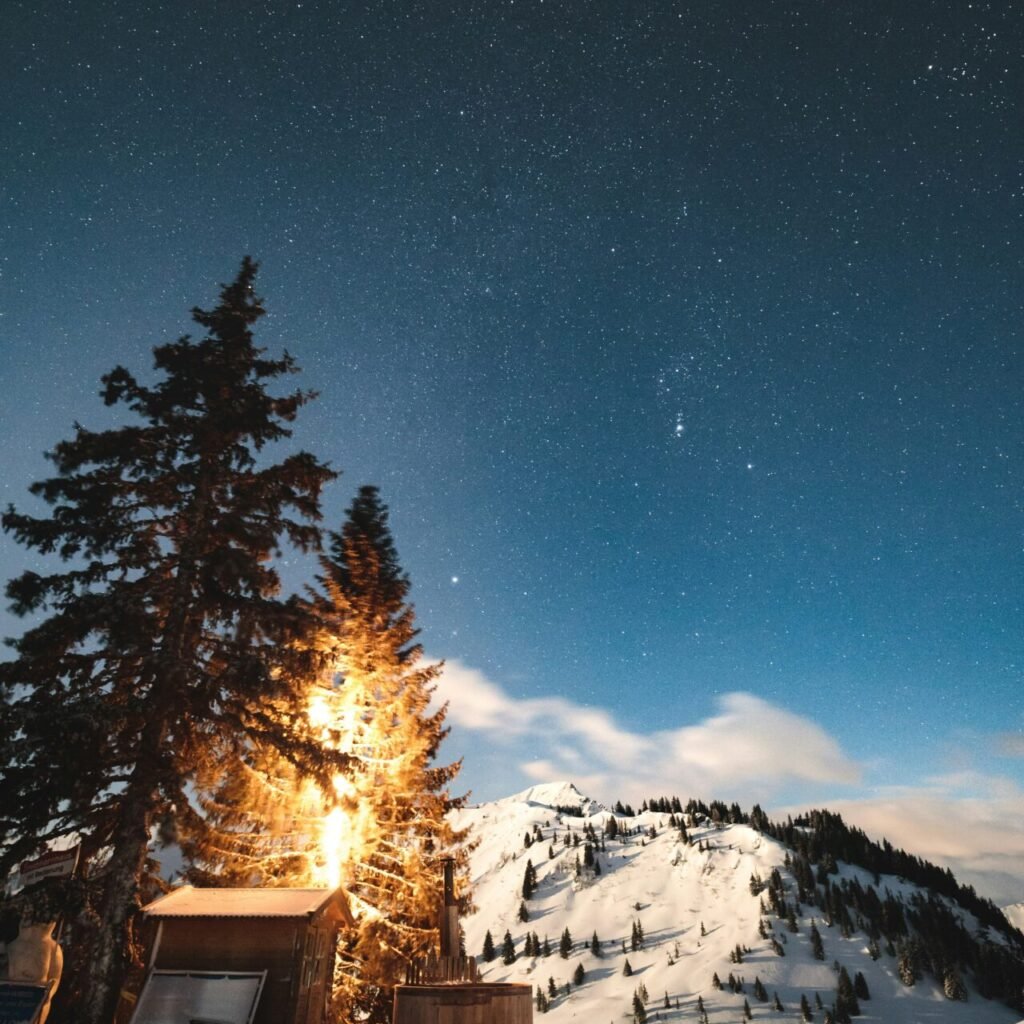 Kitzbuhel-Kirchberg-Avond-Piste-skiën-Rodelen-Wispo-Oostenrijk Kitzbuhel-Kirchberg-Avond-Piste-skiën-Rodelen-Wispo-Oostenrijk